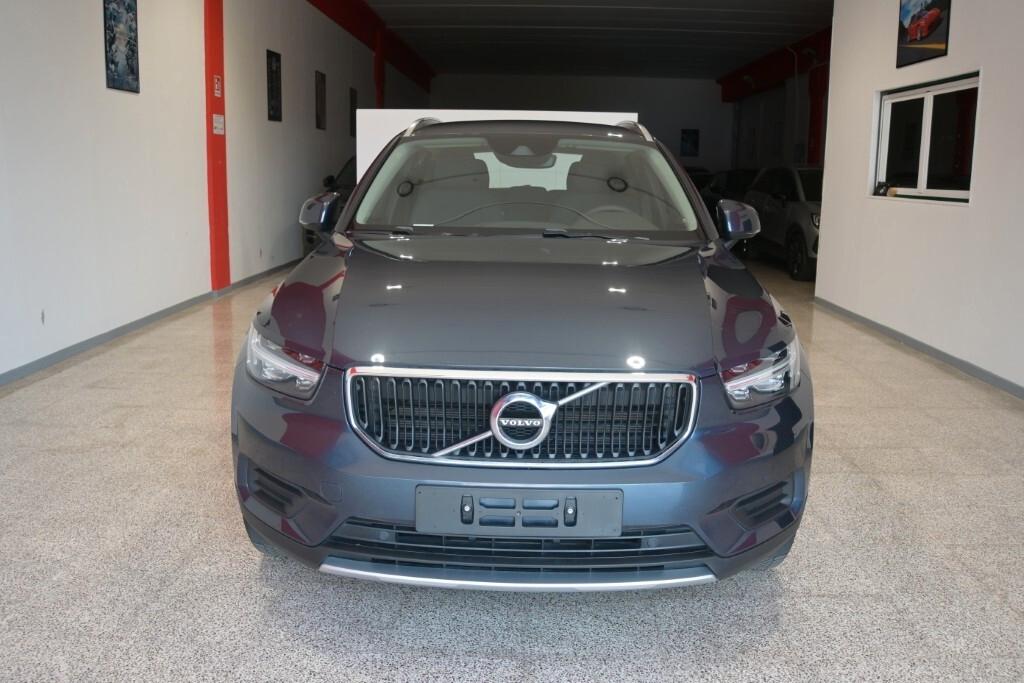VOLVO XC40 1.5 T2 129CV 6M. MOMENTUM PRO ( FARI LED - COCKPIT - CRUISE - NAVI - MIRROR - PDC - TELECAMERA POST. )