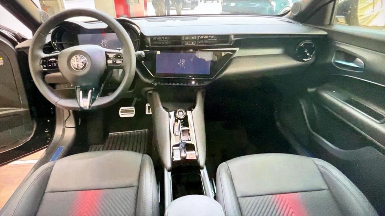 Alfa Romeo Junior 1.2 145 CV Hybrid eDCT6 Q4
