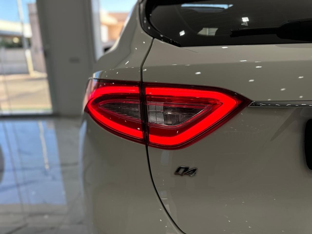 Maserati Levante 3.0 V6 Granlusso 250cv Q4 *tetto*