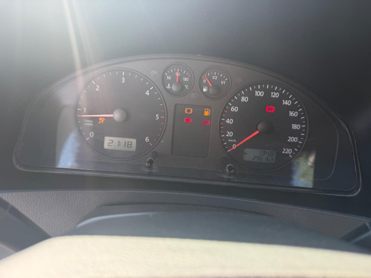 Volkswagen Transporter 2.5 TDI anno 2006 9 posti