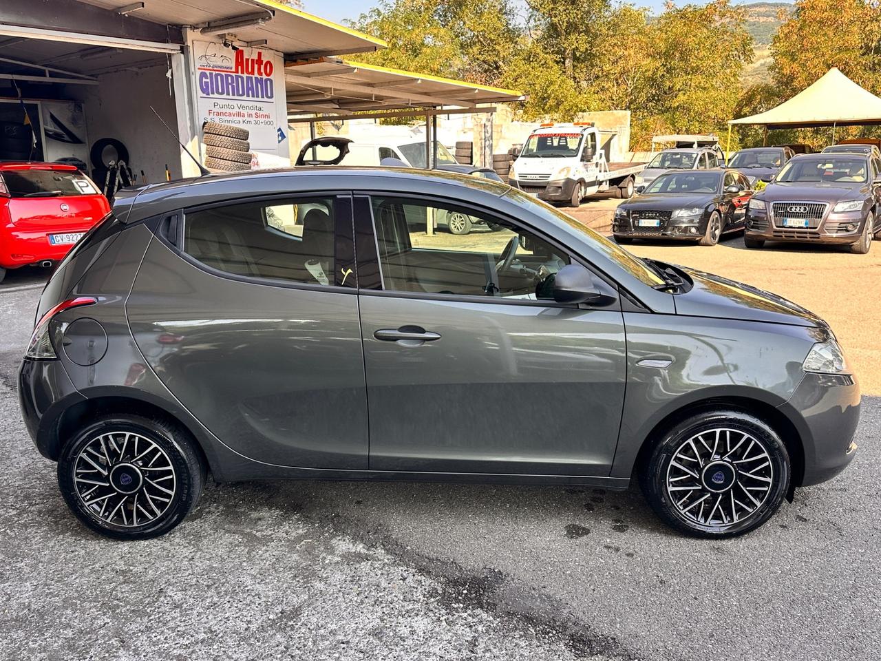 Lancia Ypsilon 1.2 GPL Ecochic Gold