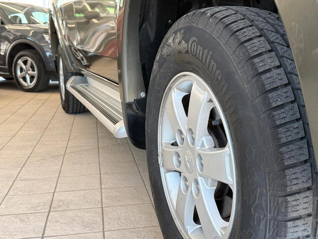L200 ClubCab 2.4 DI-D 154cv Invite 4wd Super Select 6M