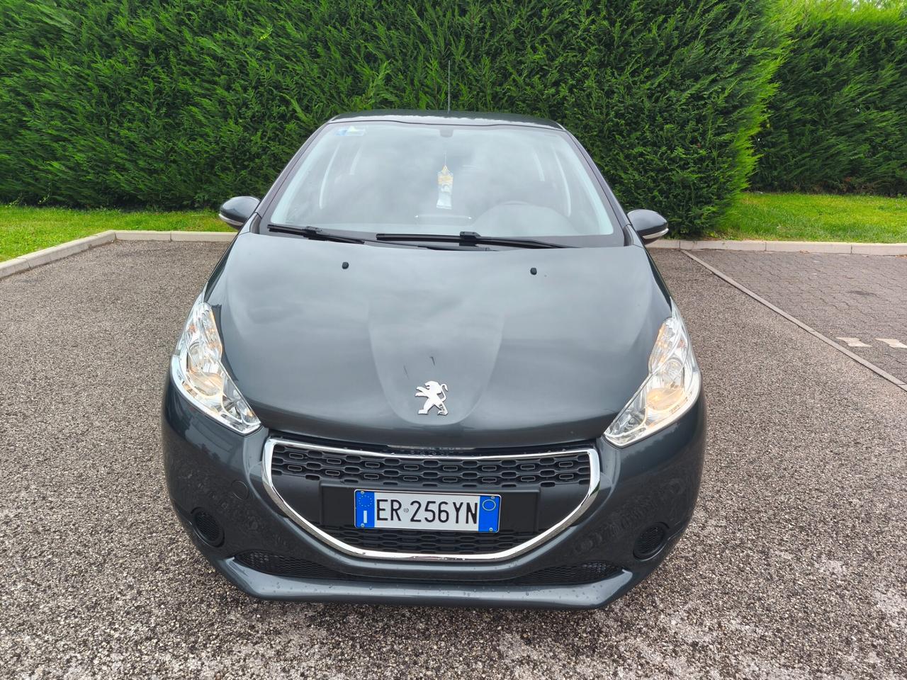 Peugeot 208 1.2 NEOPATENTATI GARANZIA