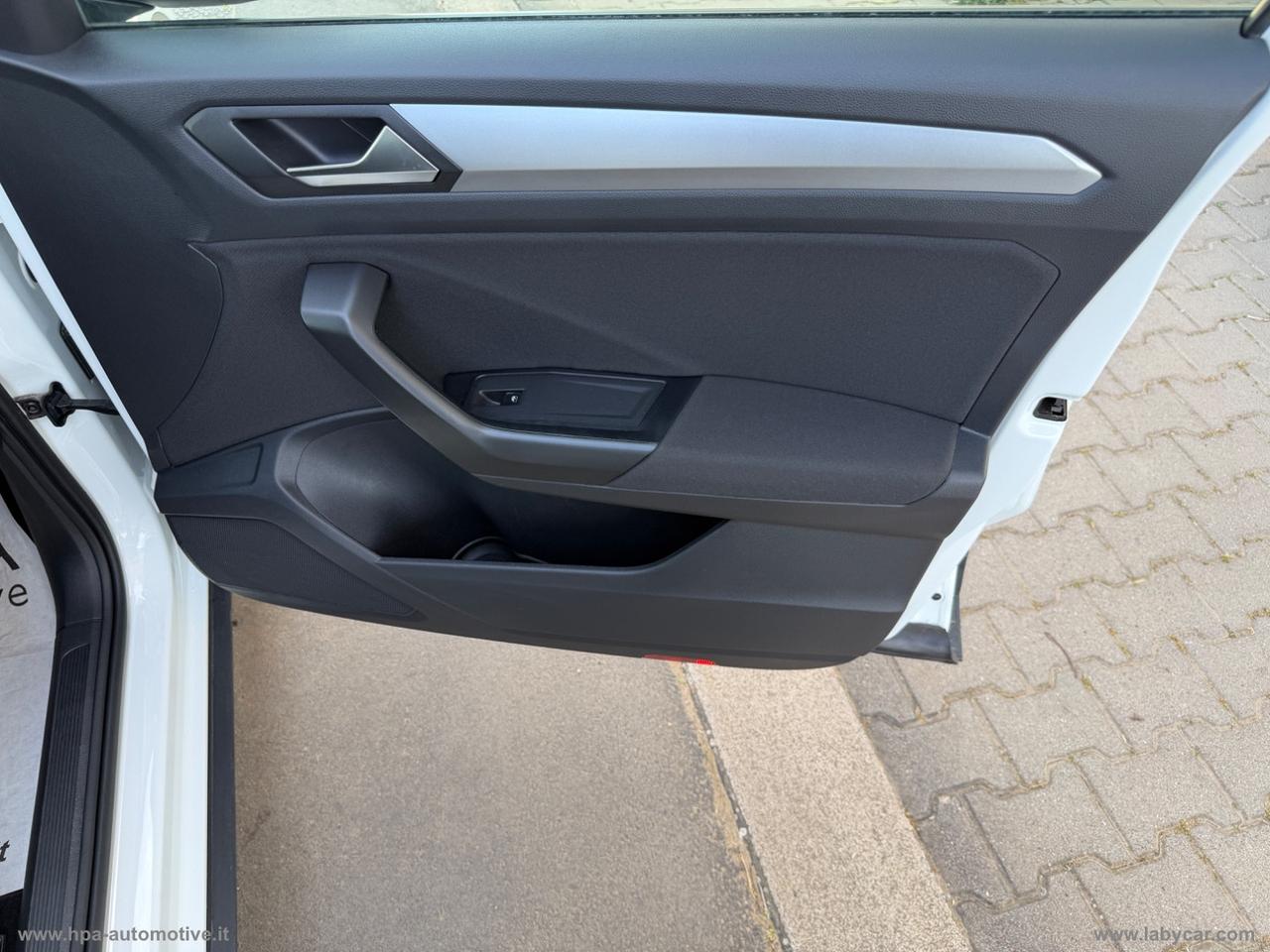 VOLKSWAGEN T-Roc 2.0TDI LED CARPLAY PARK ASSIST ACC