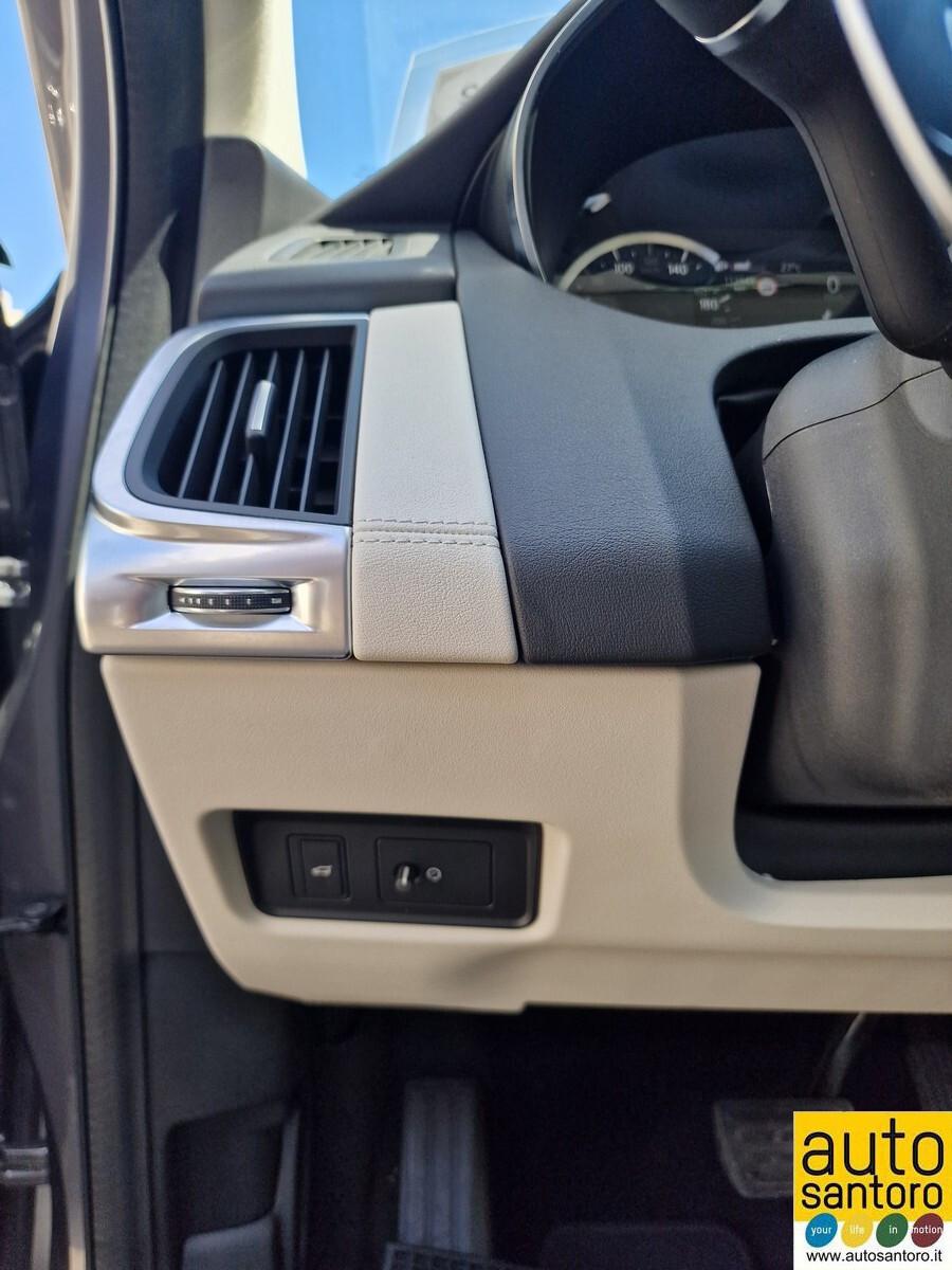 JAGUAR E- PACE 2.0 MILD-HYBRID 4WD R-DYNAMIC S