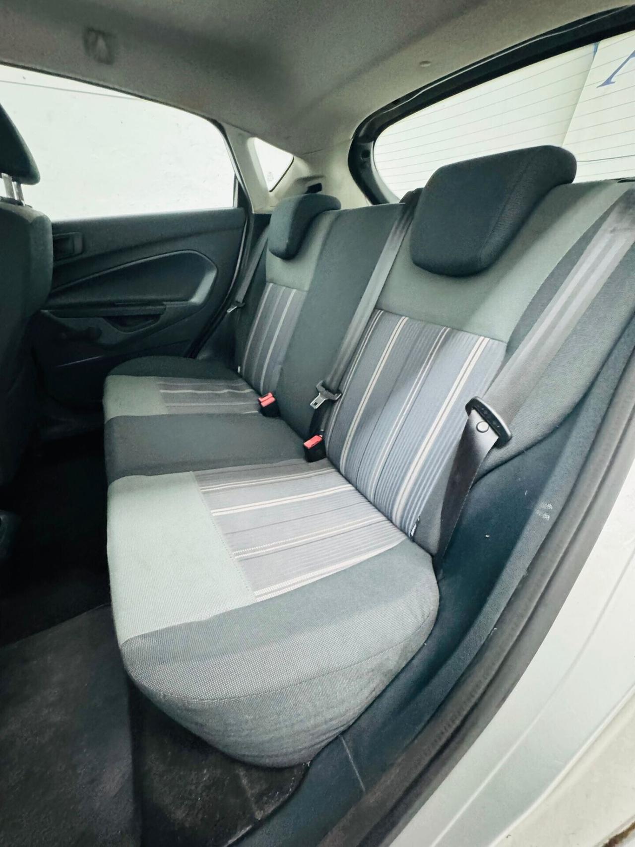 Ford Fiesta 1.4 TDCi 68CV 5 porte Titanium