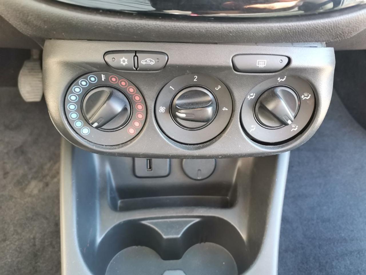 Opel Corsa 1.4 90CV GPL Tech 5 porte Innovation