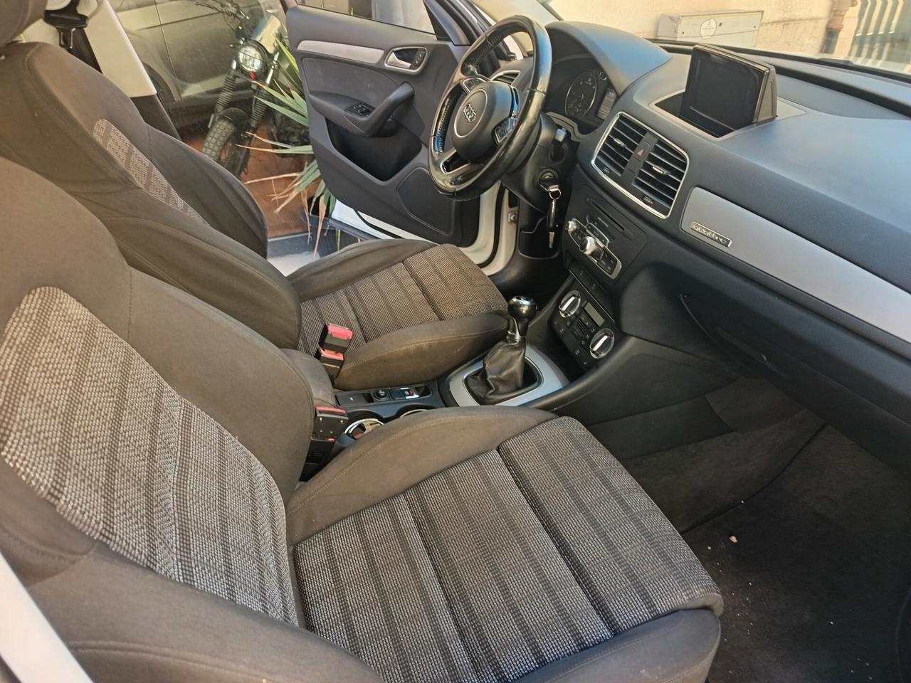 Audi Q3 2.0 TDI 140cv Business