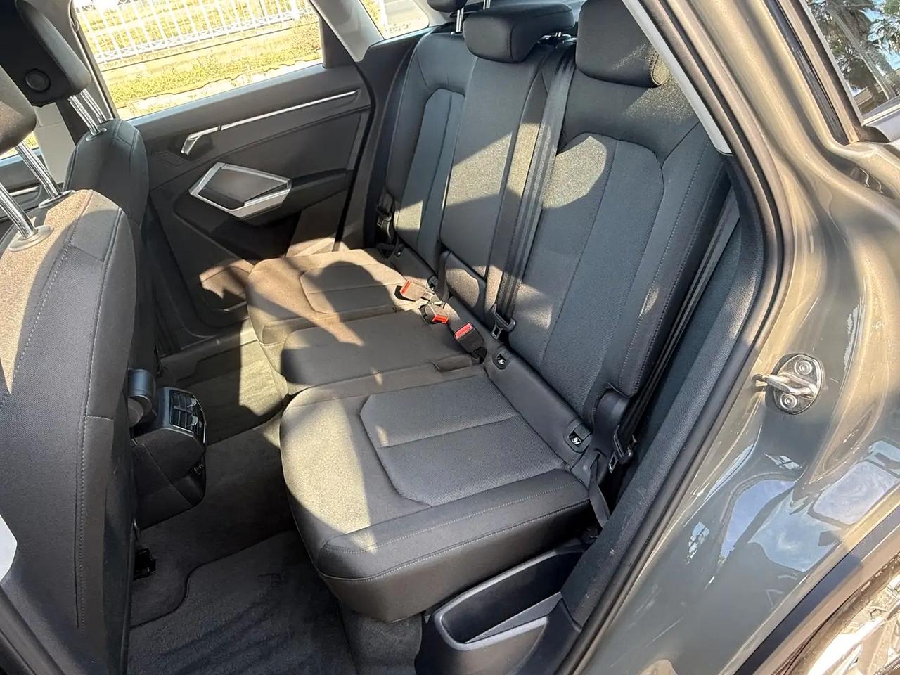 Audi Q3 35 TDI S tronic Business Advanced FARI MATRIX