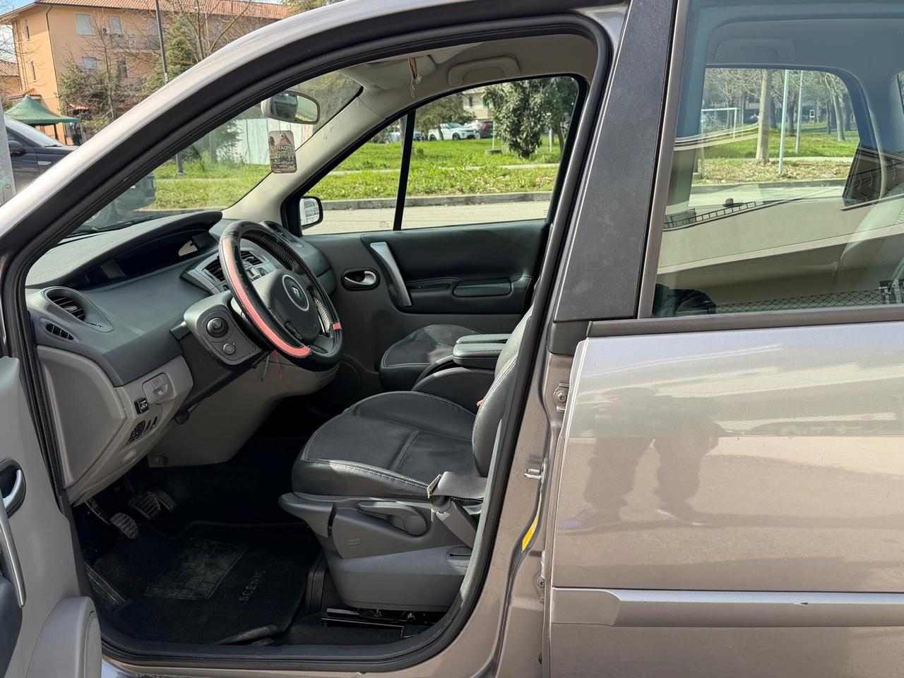 Renault Scenic Grand Scénic 1.6 16V GPL Serie Speciale PlayStation Portable