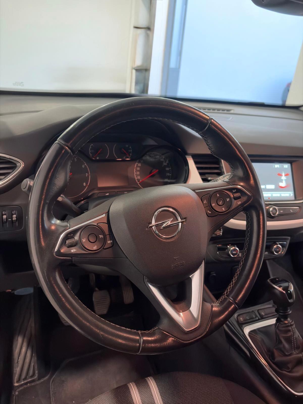 Opel Crossland 1.5 ECOTEC D 110 CV Start&Stop Design & Tech