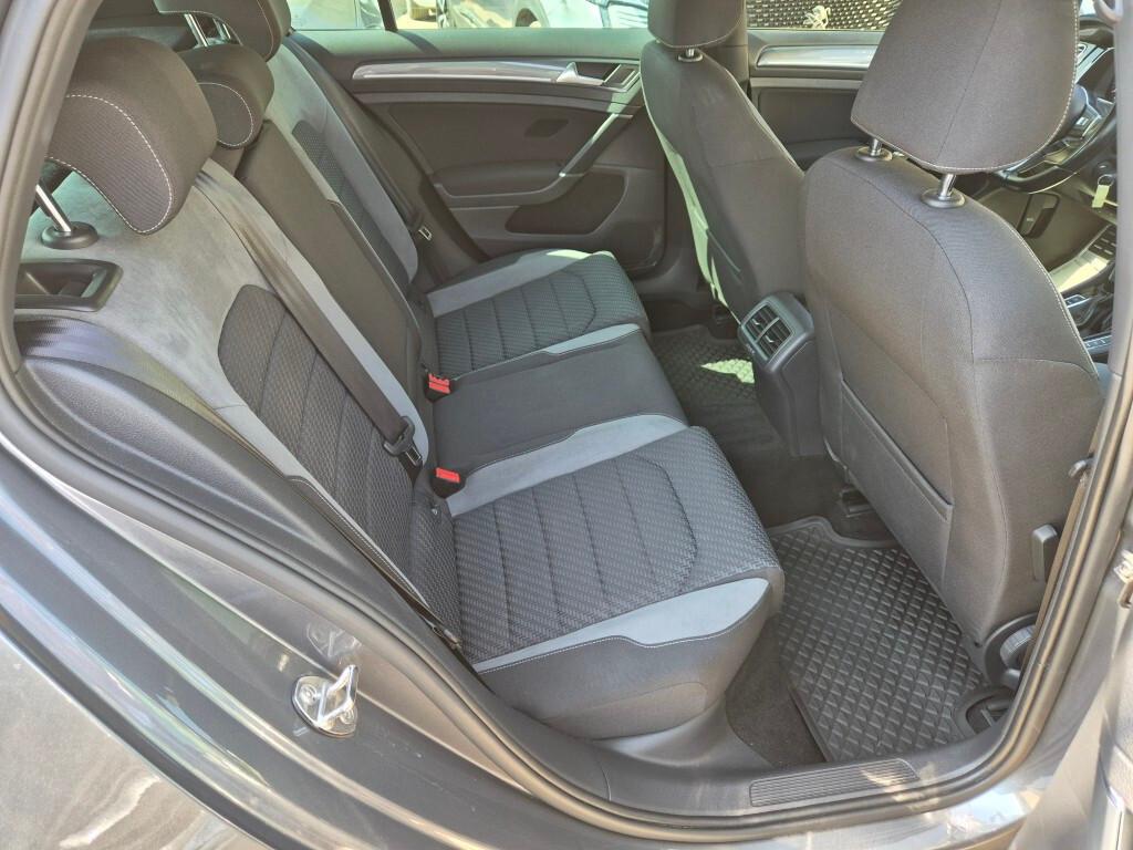 Volkswagen Golf R-LINE 7.5 2.0 TDI DSG 5p