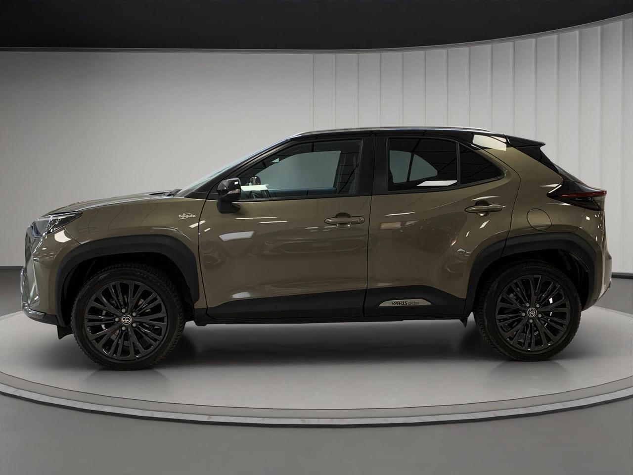 Toyota Yaris Cross 1.5h Adventure awd-i 116cv e-c