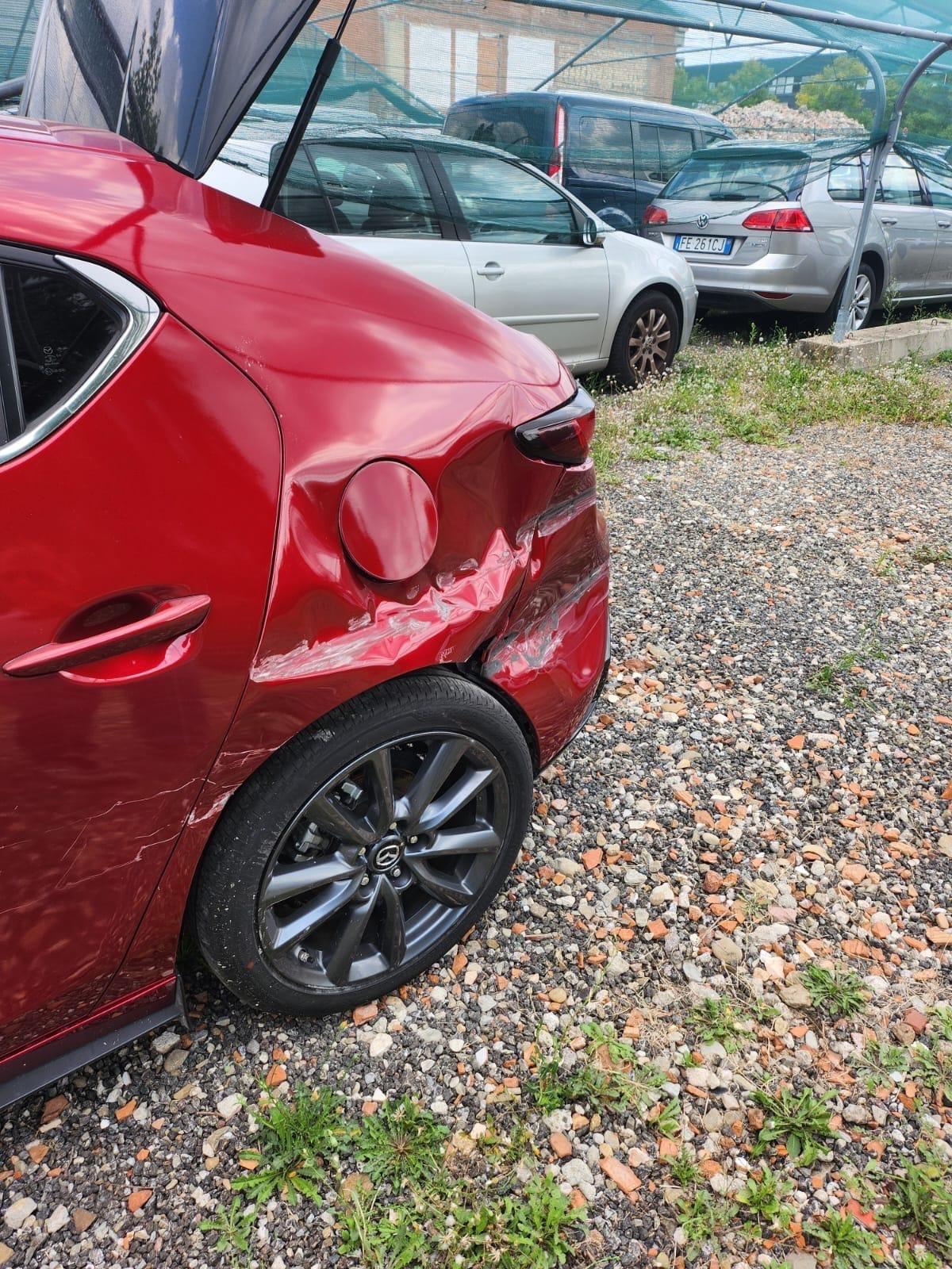 Mazda 3 Mazda3 2.0L e-Skyactiv-G M Hybrid Exclusive