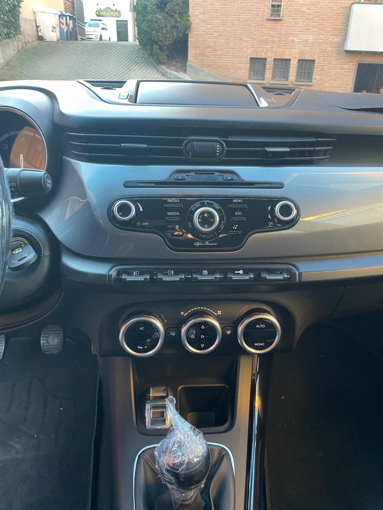 Alfa Romeo Giulietta 1.6 JTDm-2 105 CV Distinctive