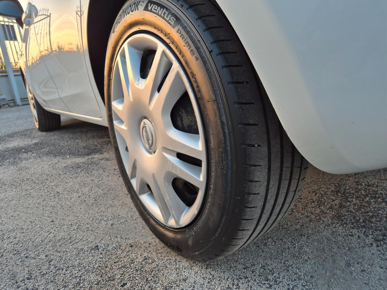 Opel CORSA 1.4 90CV GPL 5 porte Cosmo RESTAYLING