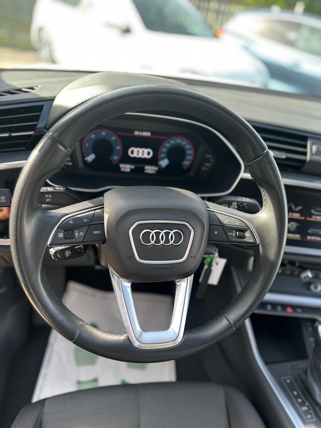 Audi Q3 35 TDI S tronic Business