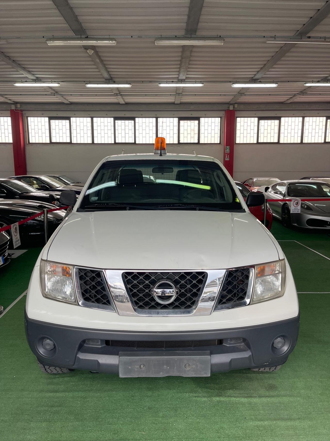 Nissan Navara 2.5 dCi 4x4 Gancio PERMUE RATE