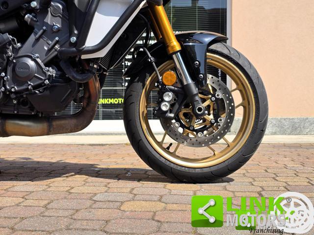 YAMAHA Tracer 9 GT Tris Quick-Shifter Tris di borse originali.