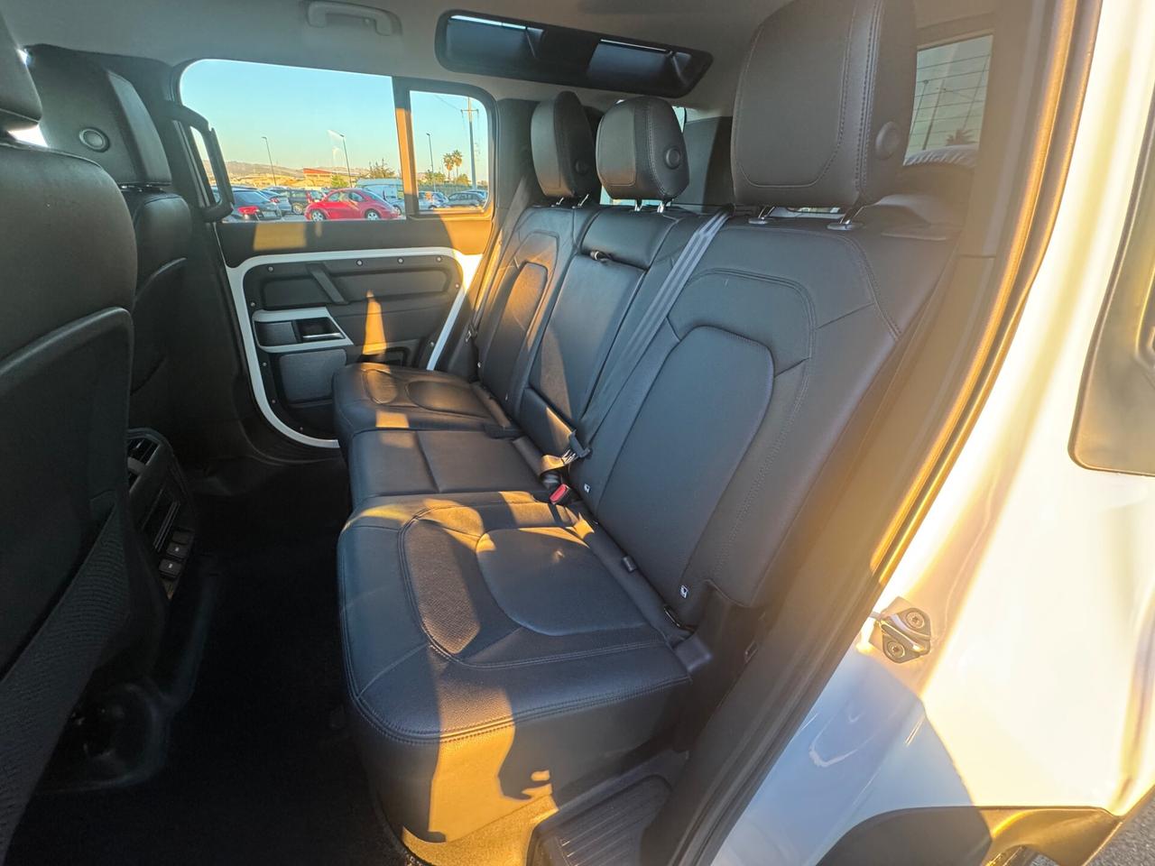 Land Rover Defender 110 3.0D I6 200 CV AWD Auto X-Dynamic SE