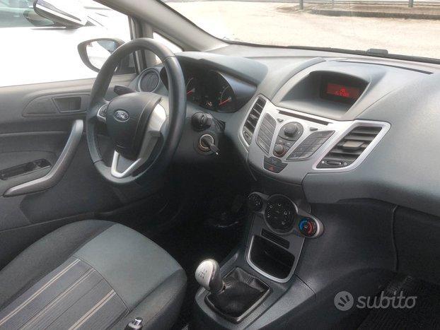 Ford Fiesta 1.4 5 porte Bz.- GPL Titanium