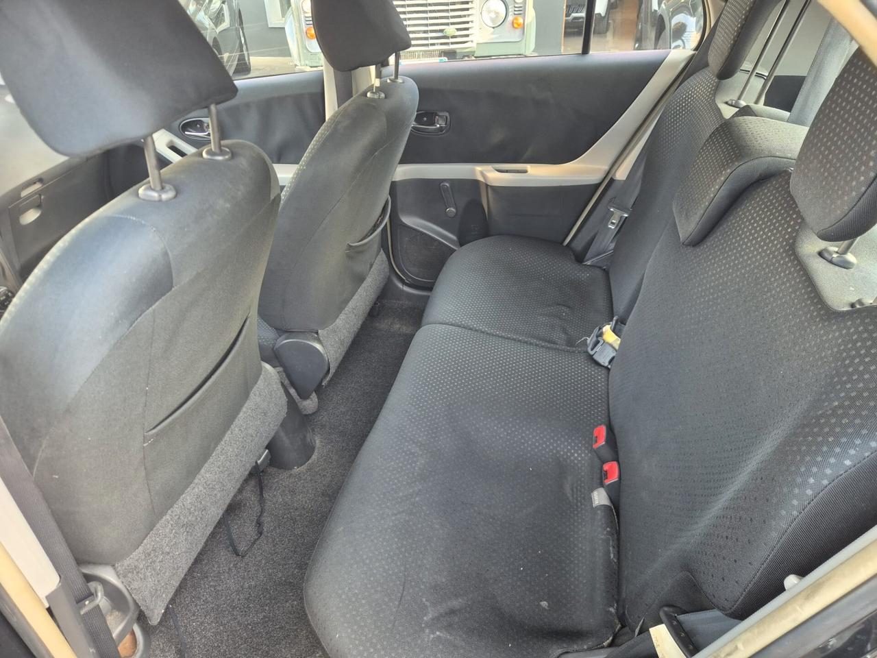 Toyota Yaris 1.0 5 porte