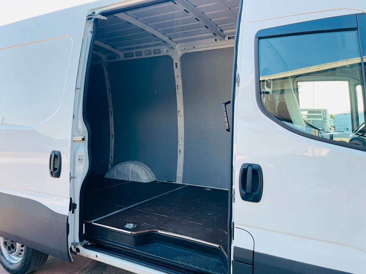 Iveco Daily 35 S14 136CV HI-MATIC L3H2