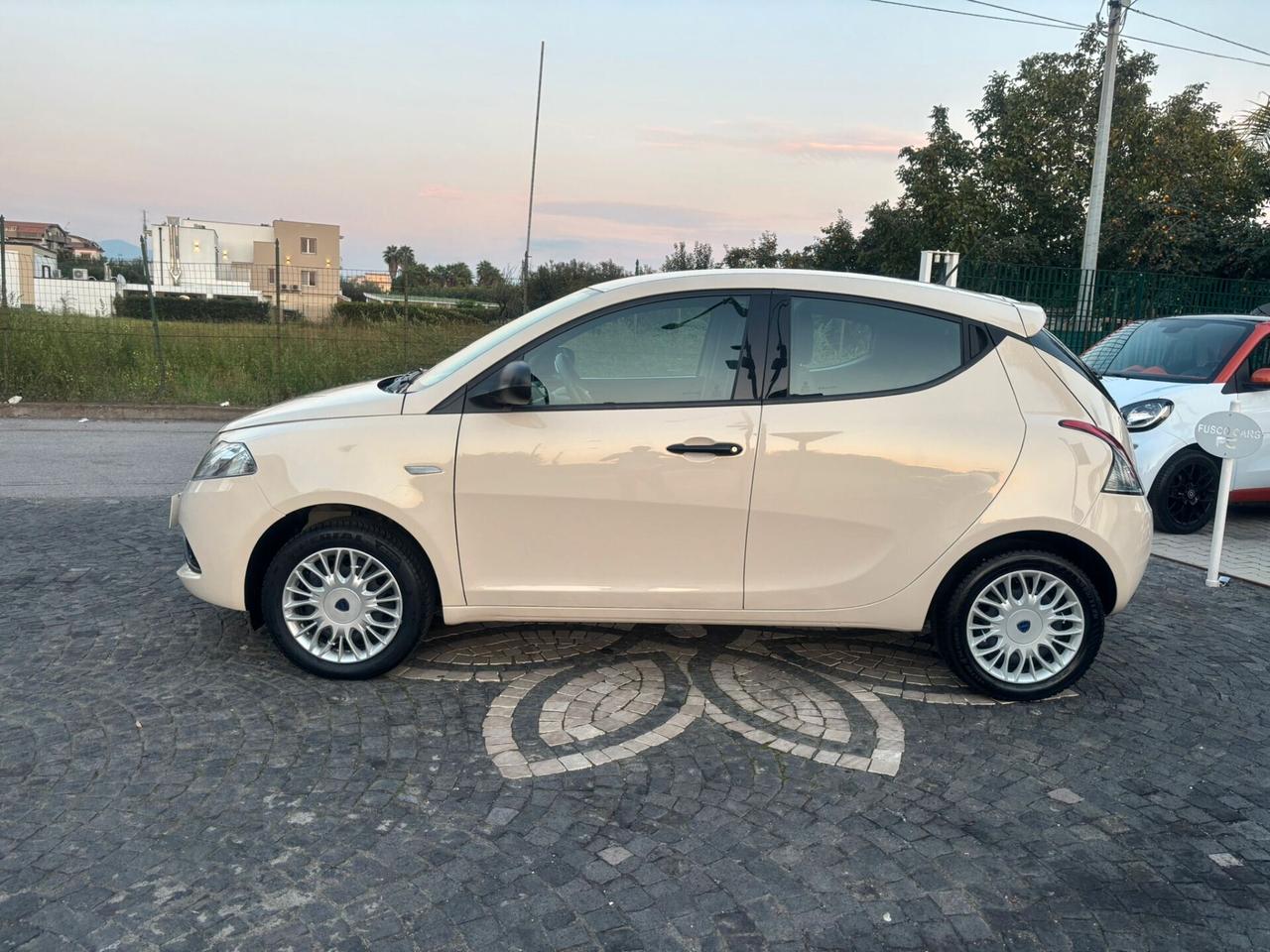 Lancia Ypsilon 1.2 69 CV 5 porte S&S Gold