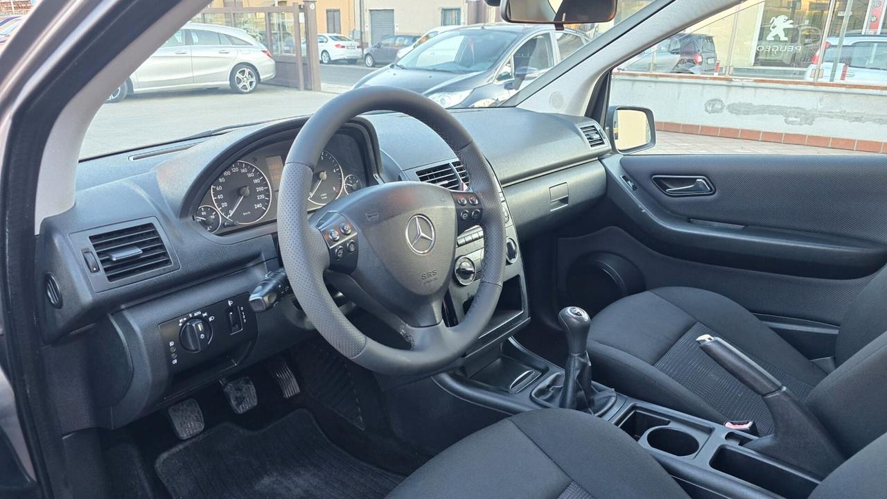 Mercedes-benz A 160 CDI BlueEFFICIENCY Avantgarde