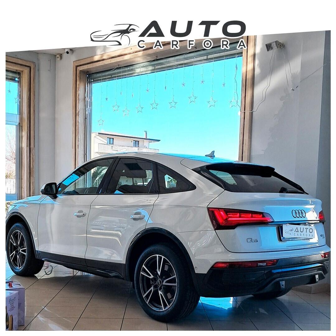 Audi Q5 Sportback 40 tdi Identity Black s-line interno