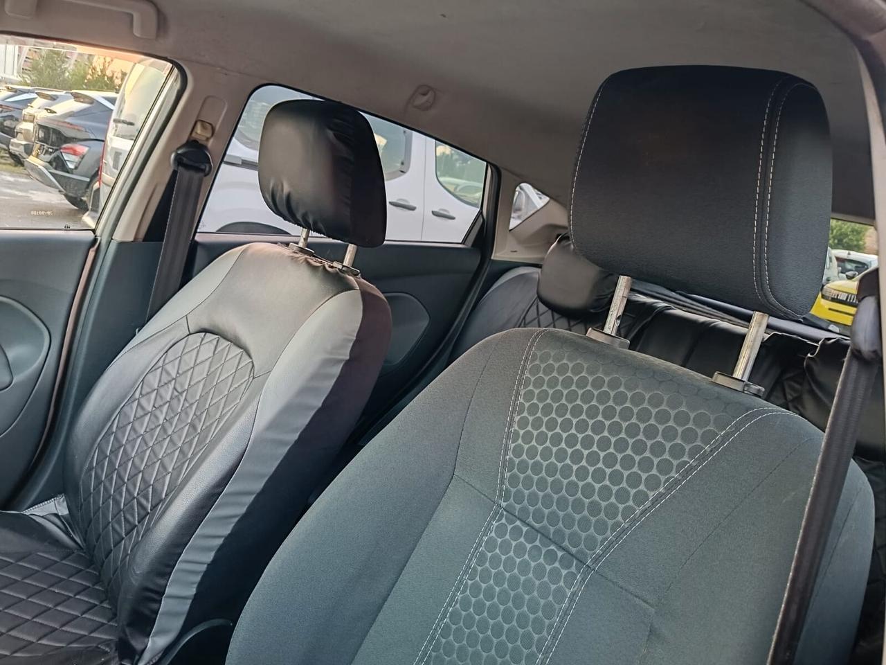 Ford Fiesta 1.4 5 porte Bz.- GPL Titanium