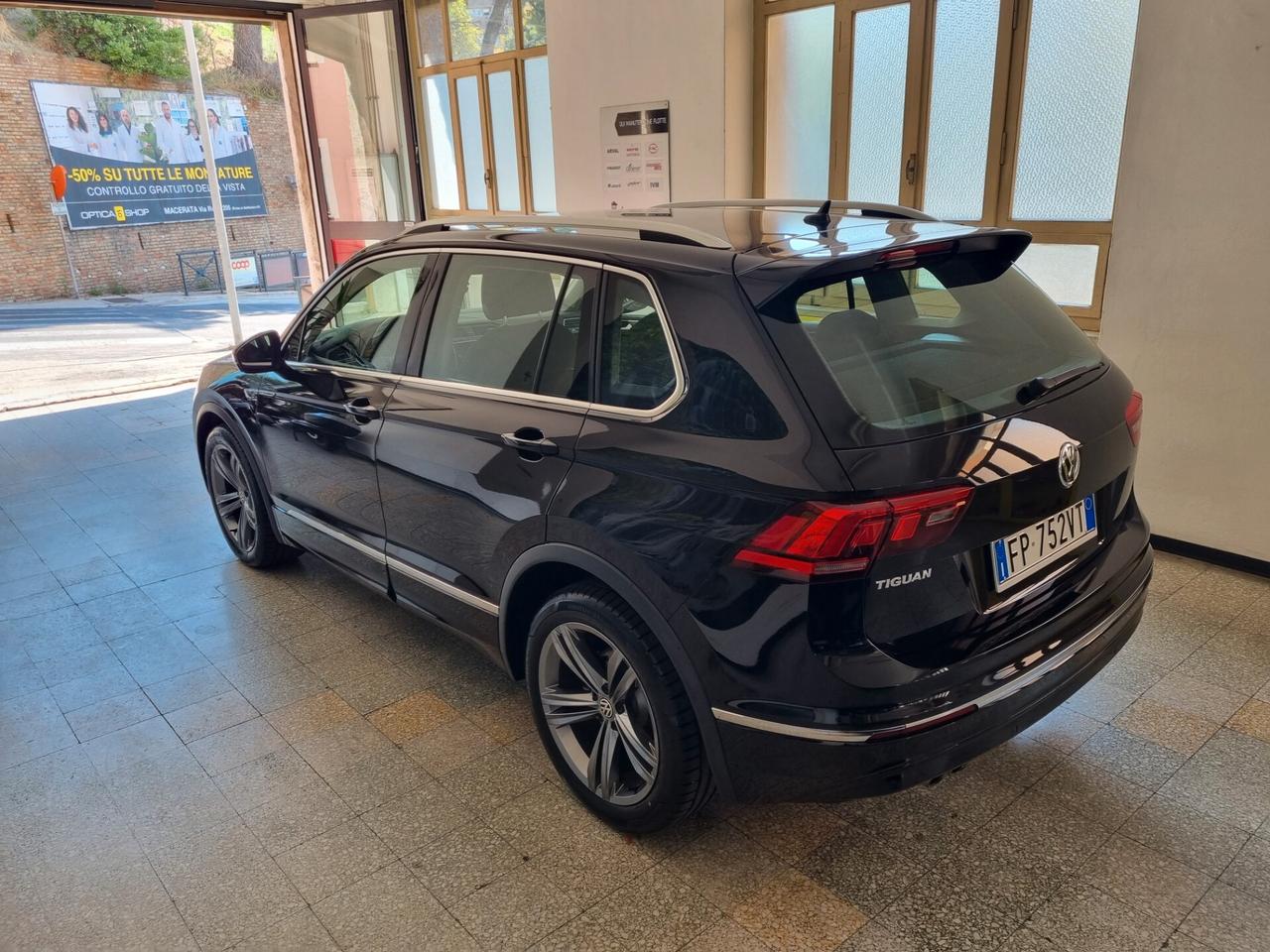 Volkswagen Tiguan 1.6 TDI R-LINE, VIRTUAL COCKPIT, FULL LED