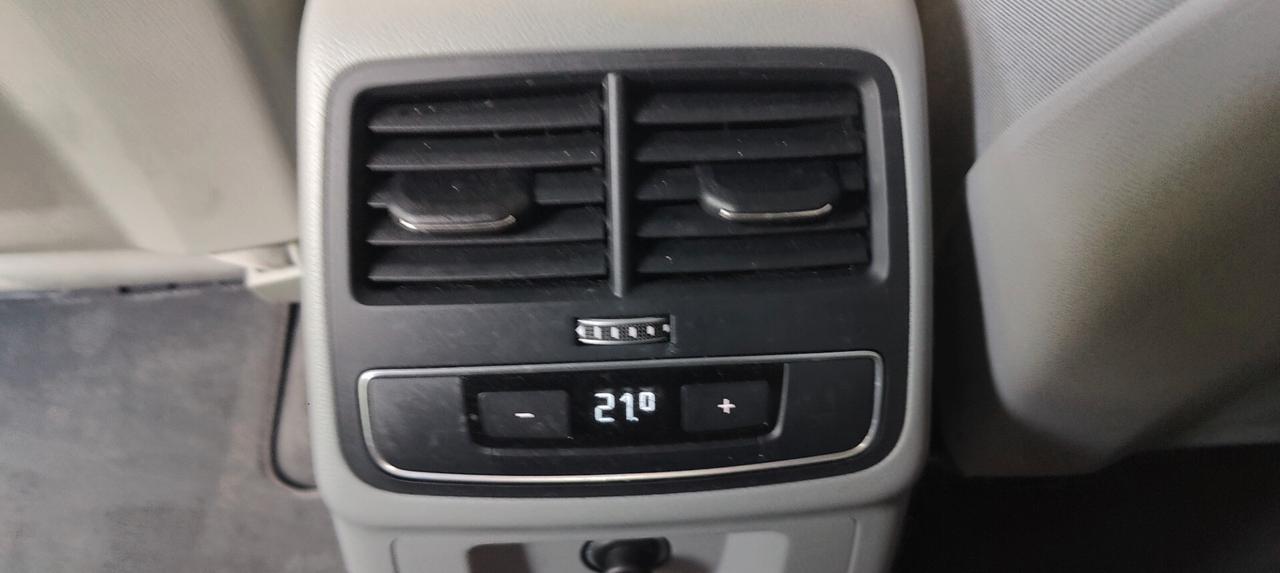 Audi A4 Avant 40 g-tron S tronic Business