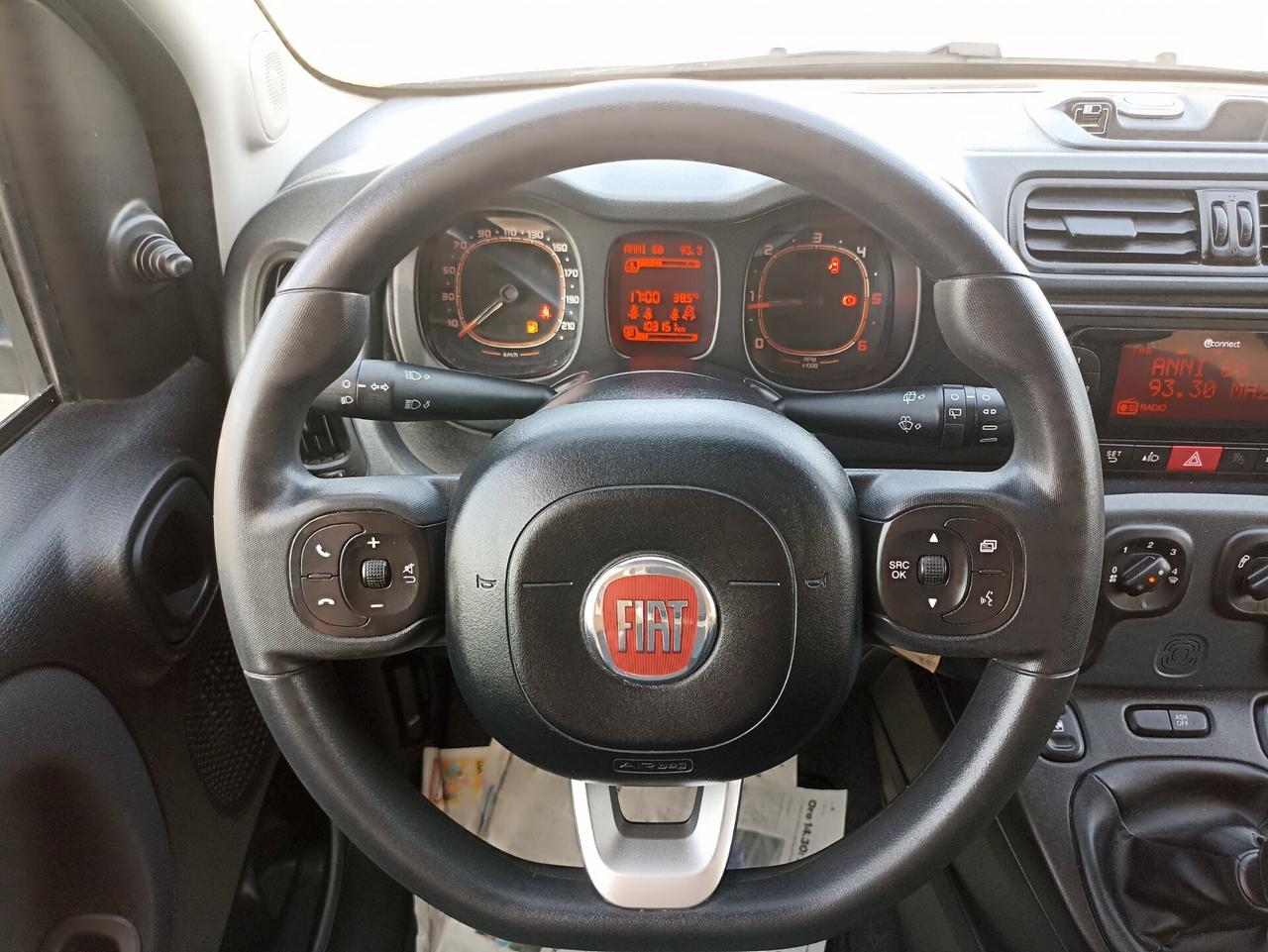 FIAT. NEW PANDA LOUNGE 1.3 DIESEL COMANDI AL VOLANTE