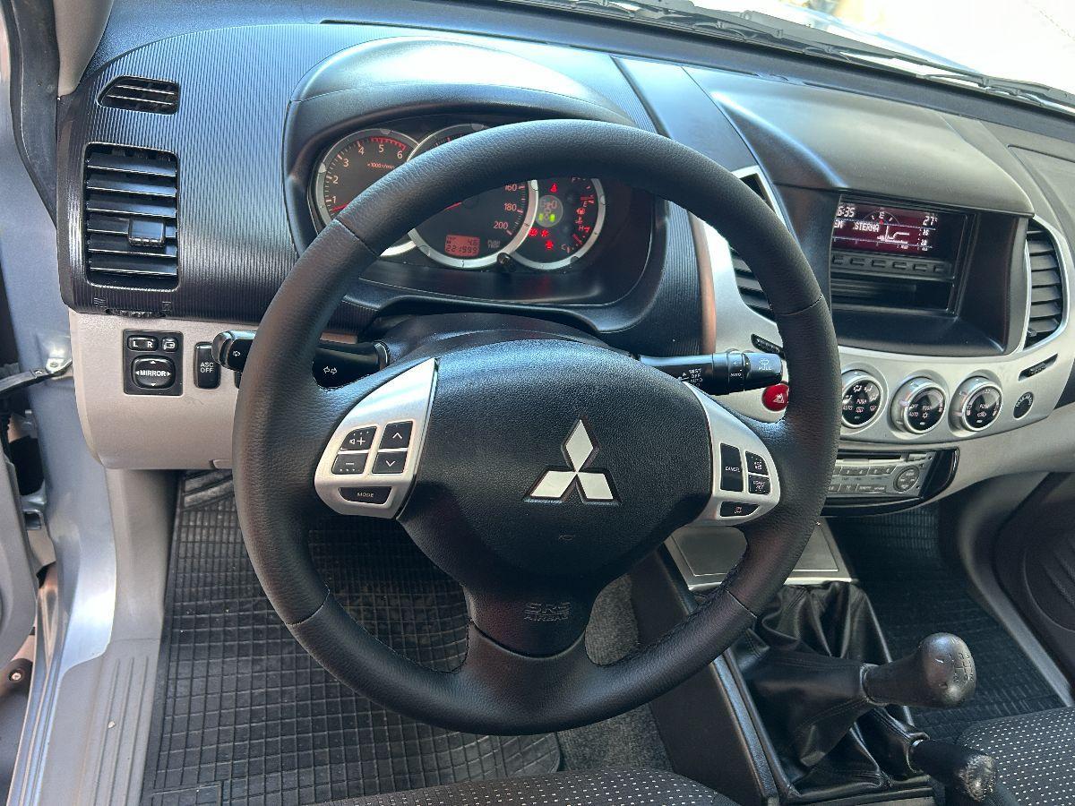 MITSUBISHI - L200 2.5 DI-D/178CV DC Intense Plus