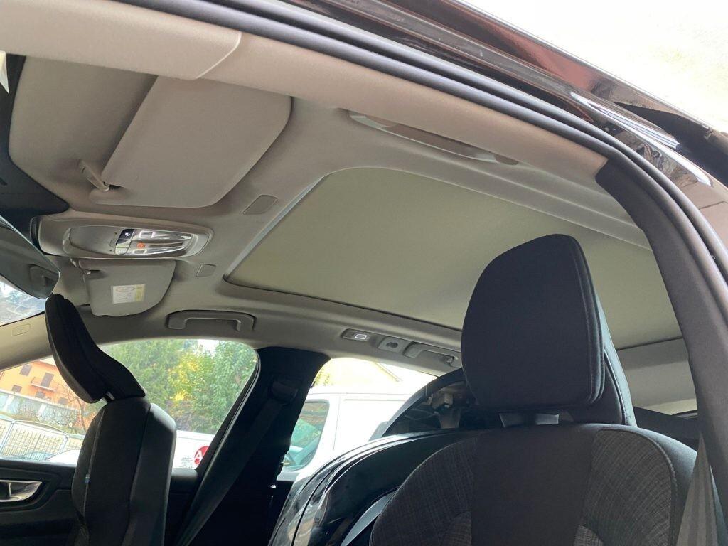 VOLVO XC60 T6 Recharge Plug-in Hybrid AWD automati