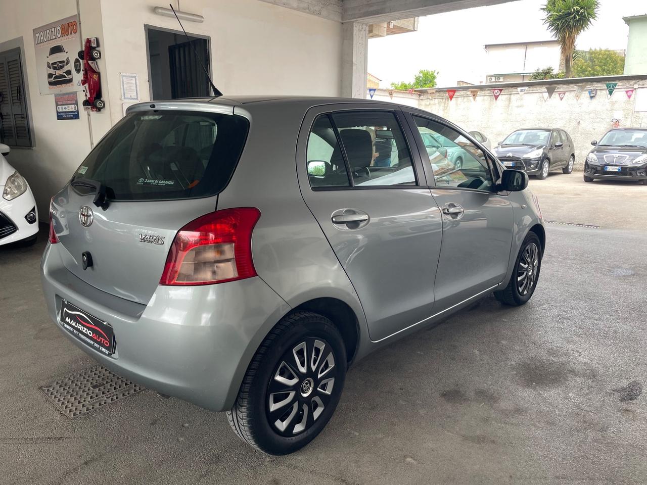 Toyota Yaris 1.3 5 porte Luna Full dal nord Italia