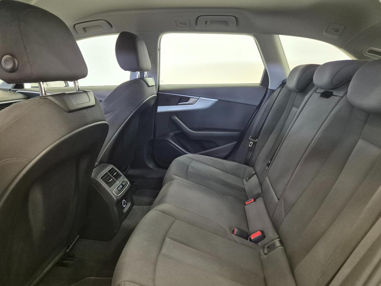 Audi A4 Avant 30 2.0 tdi Business 122cv s-tronic - NEOPATENTATI - Cruise/Lim - Sens. Park.