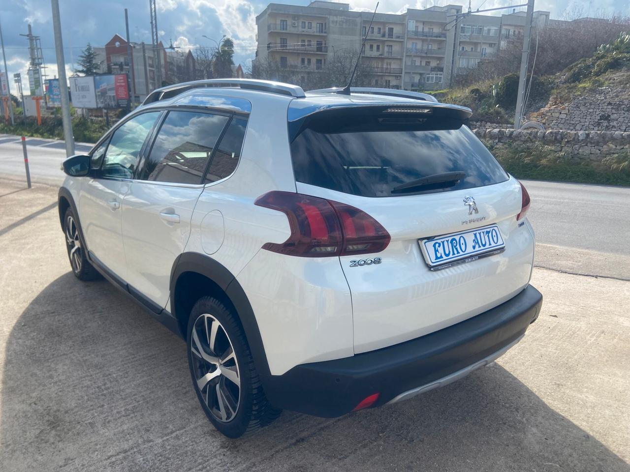 Peugeot 2008 BlueHDi 120 S&S Allure