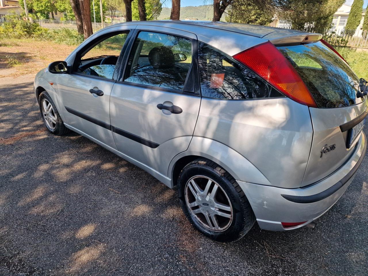 Ford Focus 1.6i 16V cat 5p. Ambiente
