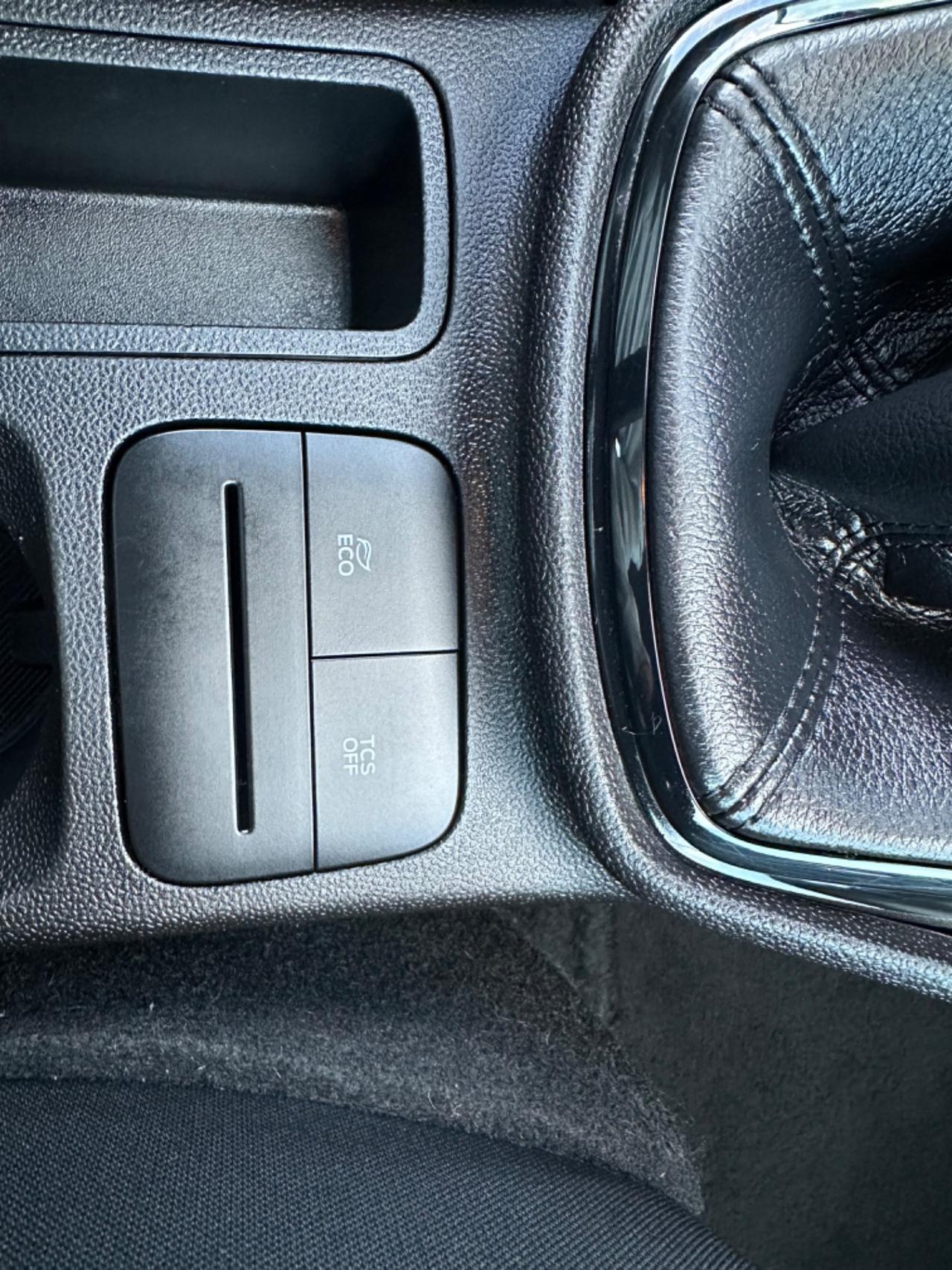 Ford Fiesta 1.5 TDCi 86cv ADATTA A NEOPATENTATI