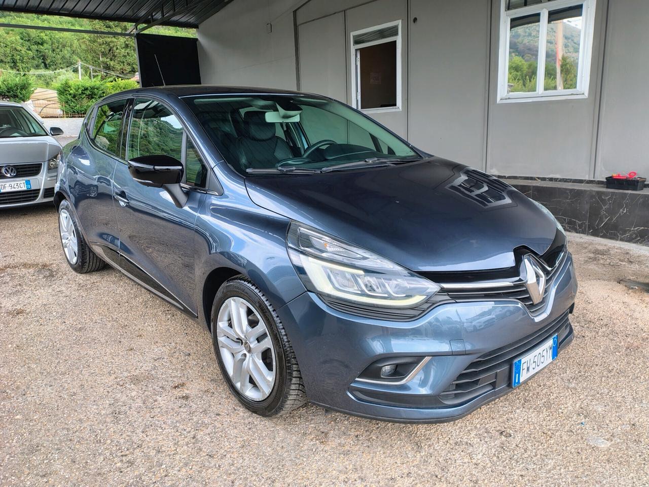 Renault Clio TCe 12V 90 CV 5 porte Moschino Life