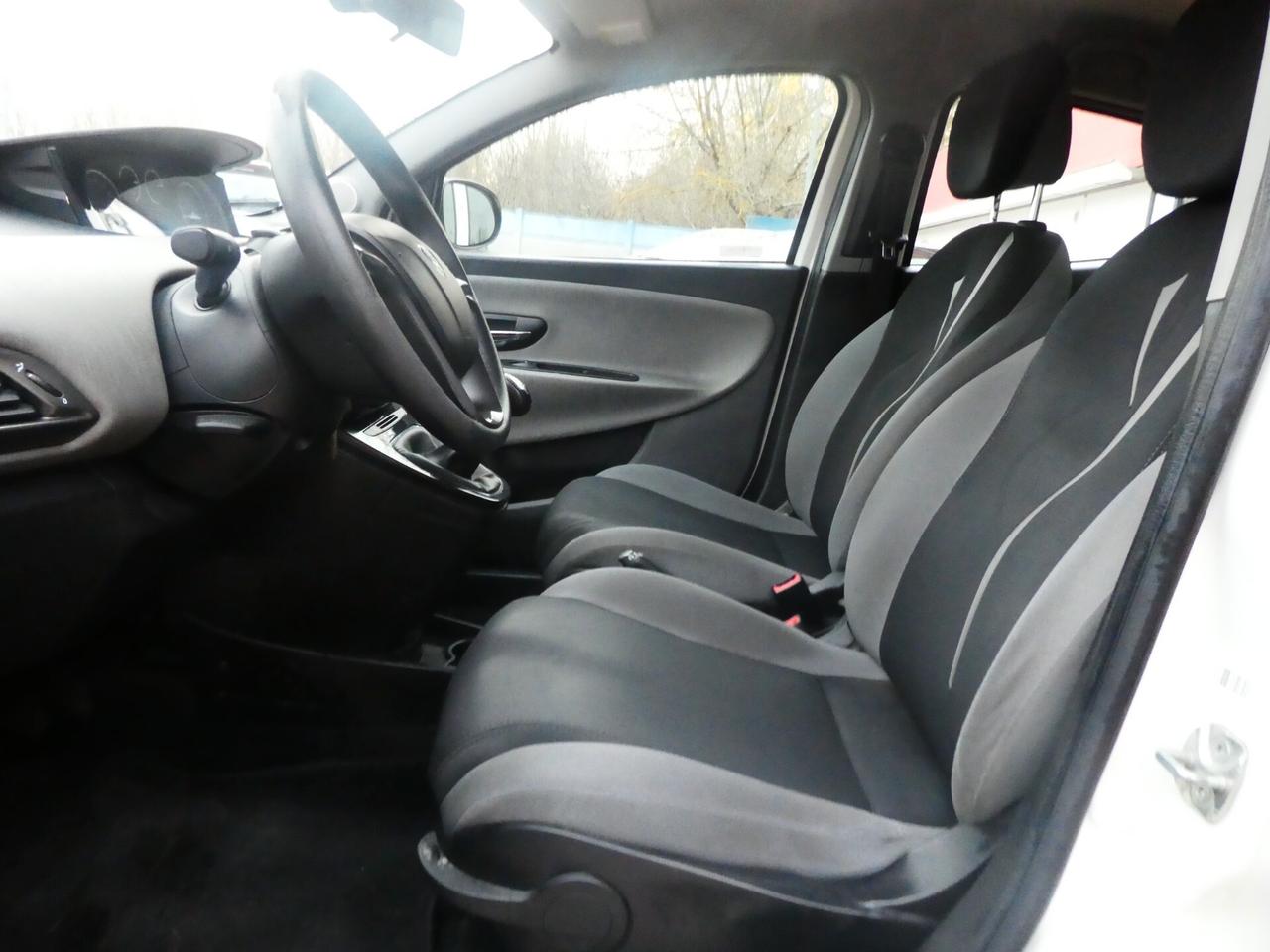 Lancia Ypsilon 1.3 MJT 16V 95 CV 5 porte OK NEOPATENTATI
