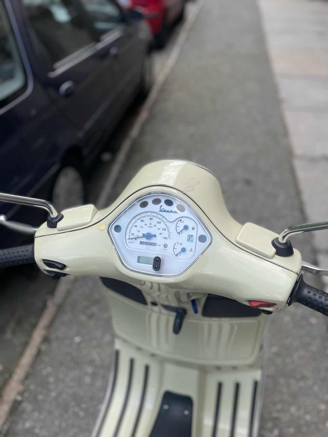 PIAGGIO Vespa 200 E L