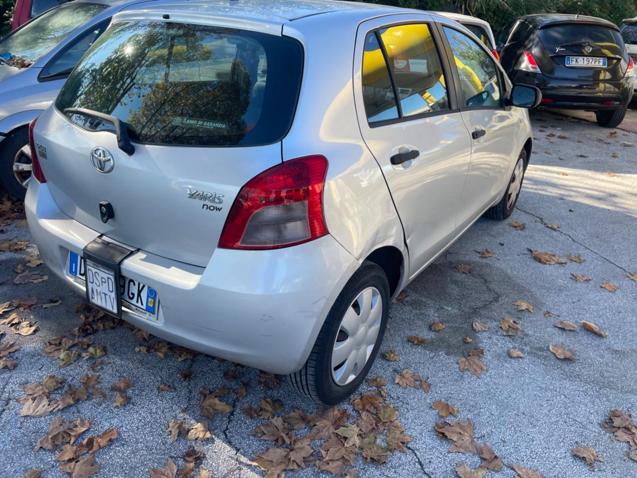 Toyota Yaris 1.0 5 porte