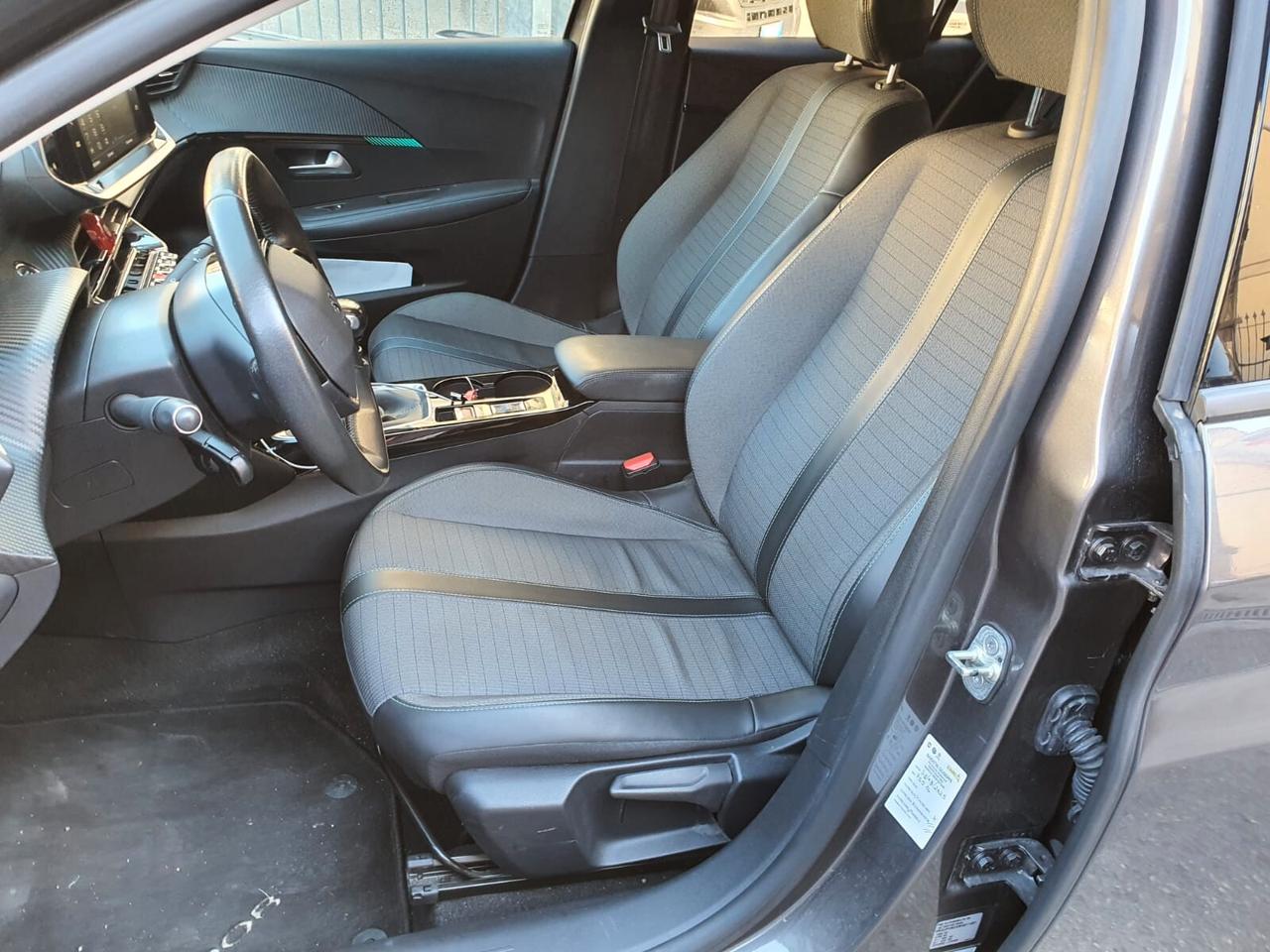 Peugeot 208 1.2 100cv/LED/NAVI/RETROCAMERA/ETC