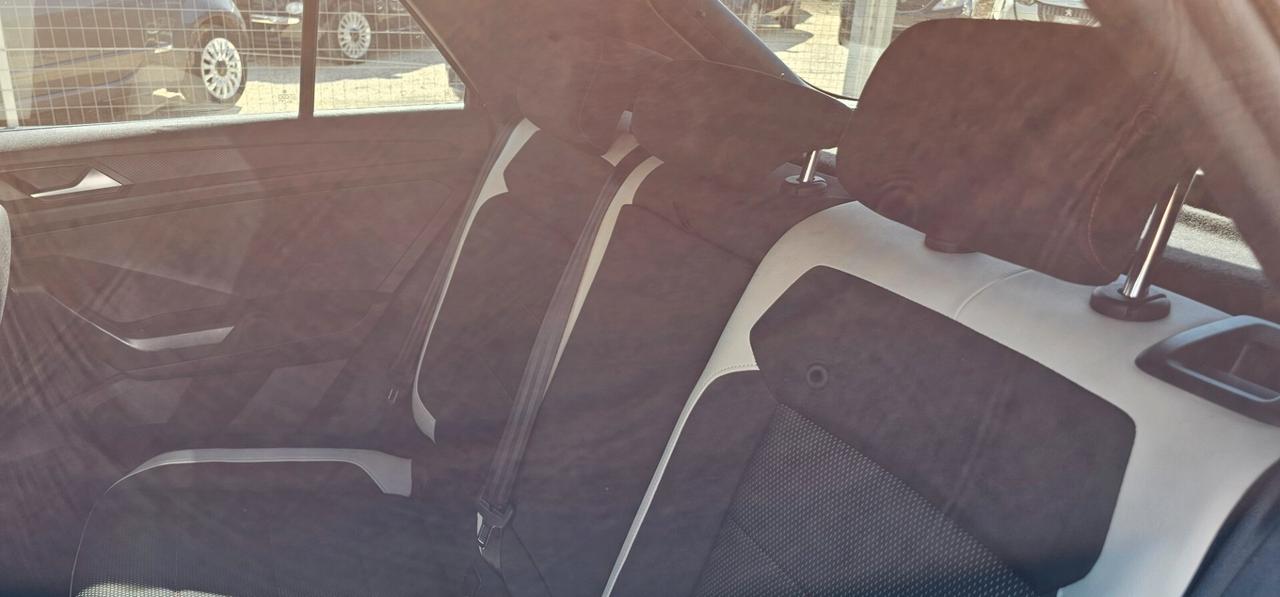 Volkswagen T-Roc 1.6 TDI SCR Style BlueMotion Technology
