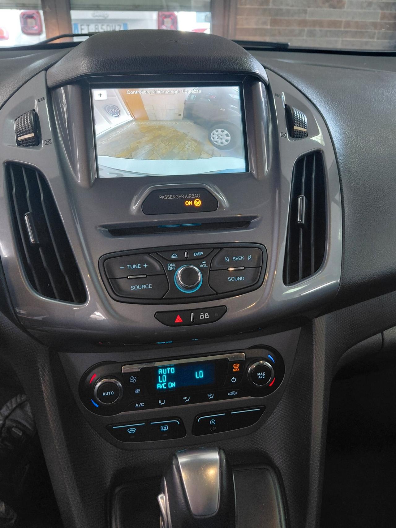 Ford Tourneo Connect 1.5 TDCi 120 CV Powershift Titanium