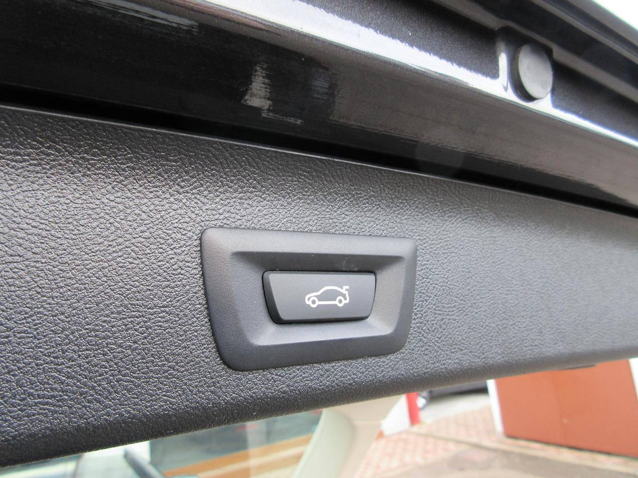 BMW Serie 5 Touring 520d Touring mhev 48V xdrive Business auto