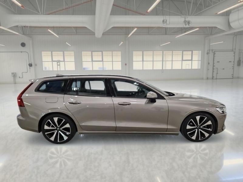 VOLVO V60 B4 D autom. Momentum Business WAGON